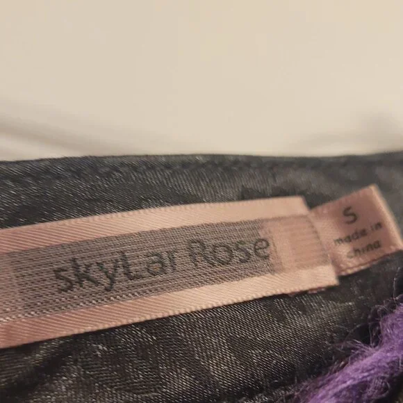 NWOT Lulus Skylar Rose Black Sleeveless Satin Leopard Peblum Blouse - Picture 5 of 7